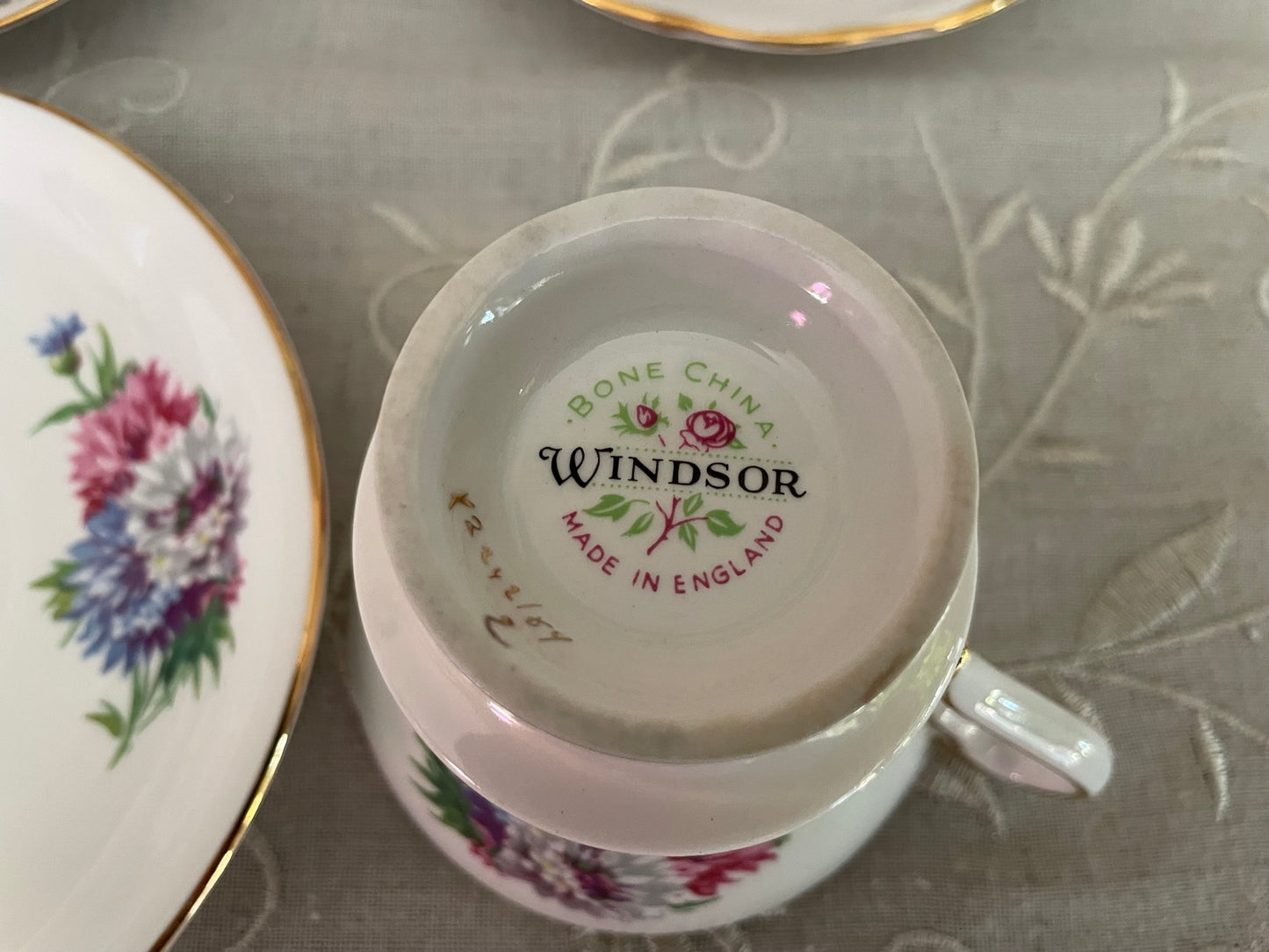 Vintage Windsor Bone China Made In England Tea Cup & Saucer Set